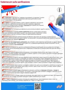 Operatore professionale che esegue disinfestazione da mosche a Roma