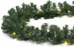 Questo albero di Natale di un pino bianco è la perfetta aggiunta per la vostra decorazione natalizia Una pianta di regalo che porta il festival di Natale a casa tua Abbellisci il tuo albero di Natale con gli accessori più belli e rendi il momento più magico con i tuoi regali